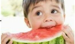 头像女搞怪吃瓜,头像中的欢乐时光