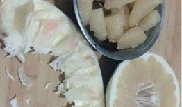 剥柚子吃瓜,解锁夏日清新美味之旅