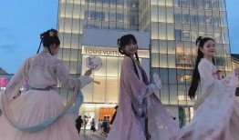 吃瓜群众汉服长春,吃瓜群众眼中的传统服饰魅力