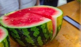 大早上吃瓜,揭秘大早上吃瓜的奇妙体验